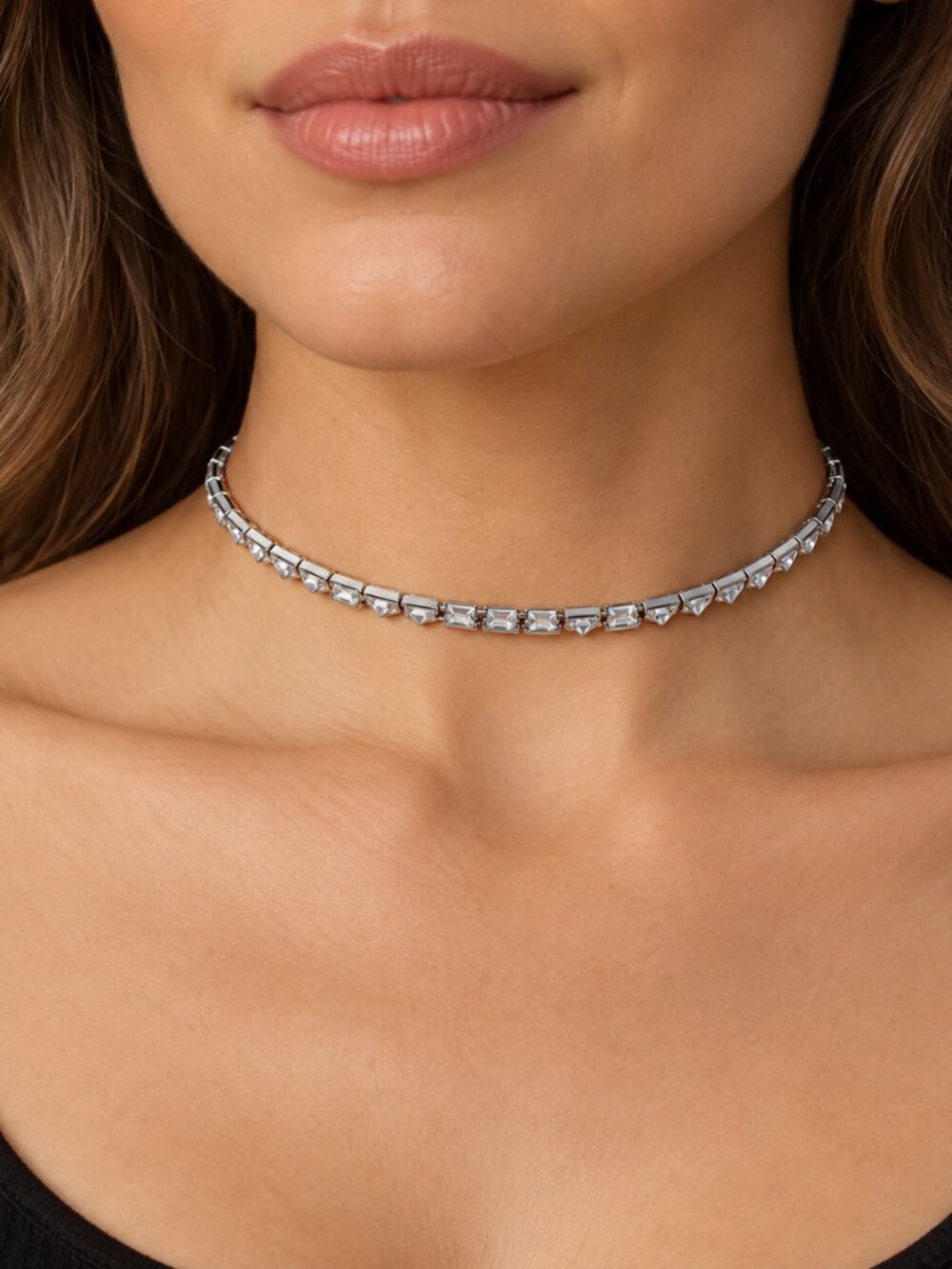 nOir Silver Tone Geometric Crystal Link 14" Choker